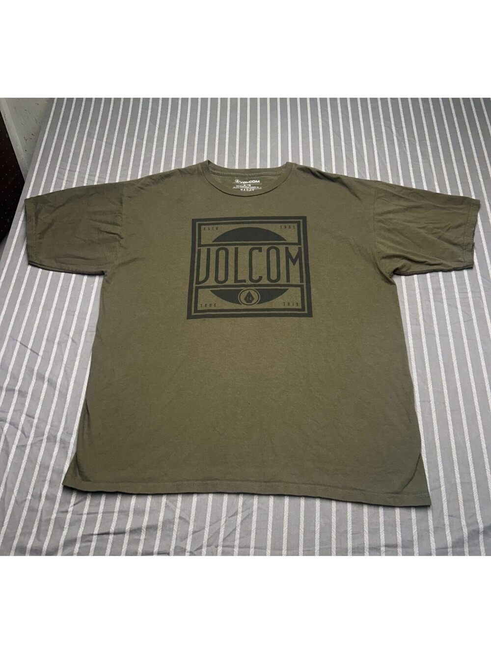 Volcom Jaunty Military T-Shirt Men's XL